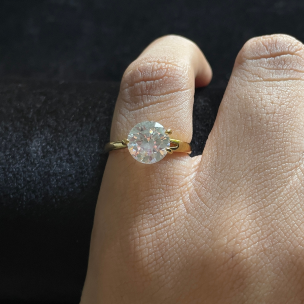 Prestige Solitaire Spark Ring (Size 6)